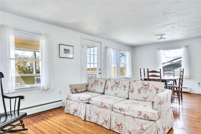 110 Houston Avenue, Narragansett, RI 02882