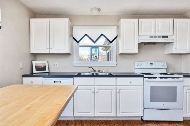 110 Houston Avenue, Narragansett, RI 02882