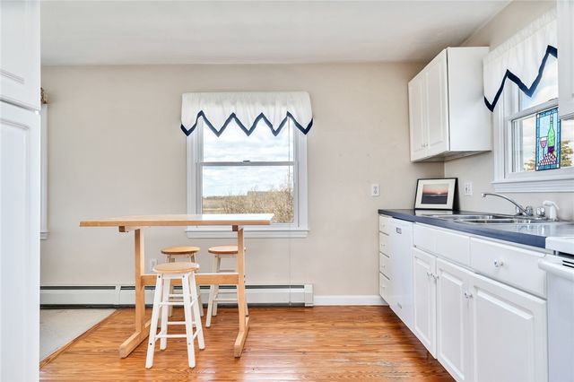 110 Houston Avenue, Narragansett, RI 02882