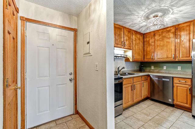 391 Grand Avenue 203, Saint Paul, MN 55102
