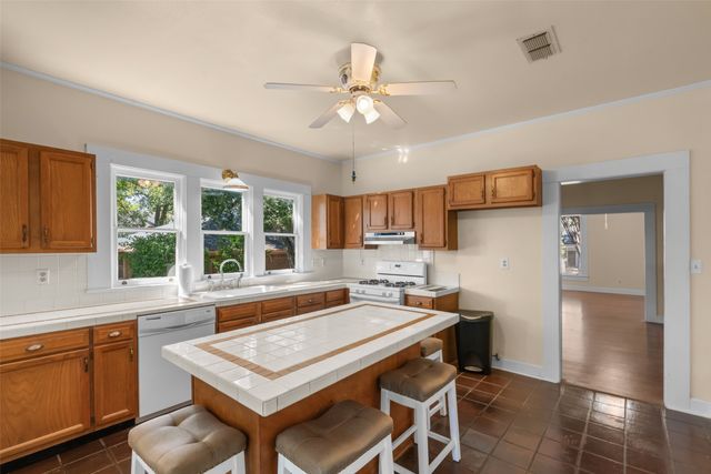 206 E Josephine Street, Weatherford, TX 76086