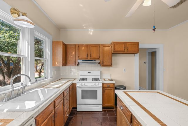 206 E Josephine Street, Weatherford, TX 76086