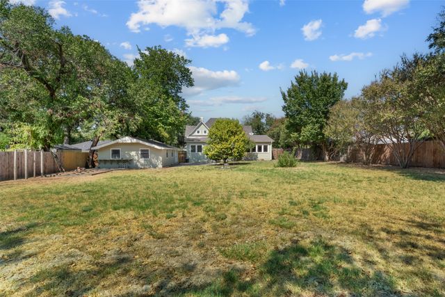 206 E Josephine Street, Weatherford, TX 76086