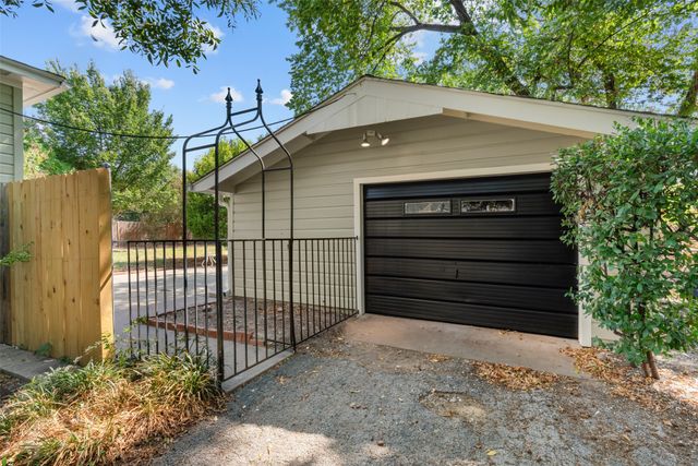 206 E Josephine Street, Weatherford, TX 76086