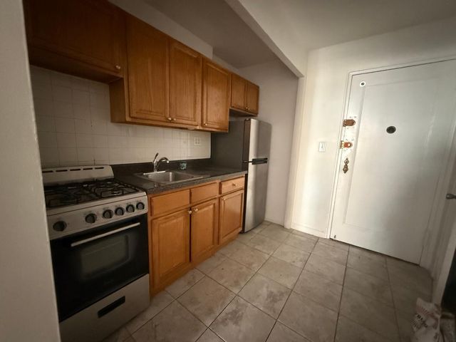 34-15 74th Street 4H, Jackson Heights, NY 11372