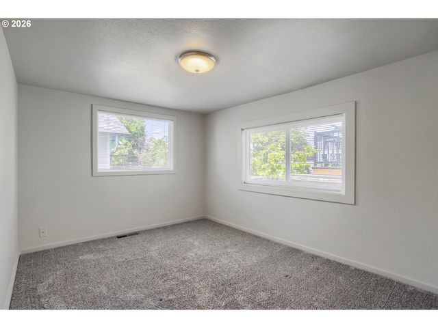 6204 Ne 8TH Ave, Portland, OR 97211