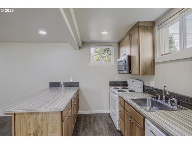 6204 Ne 8TH Ave, Portland, OR 97211