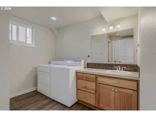6204 Ne 8TH Ave, Portland, OR 97211