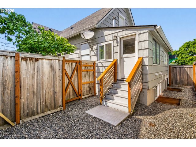 6204 Ne 8TH Ave, Portland, OR 97211