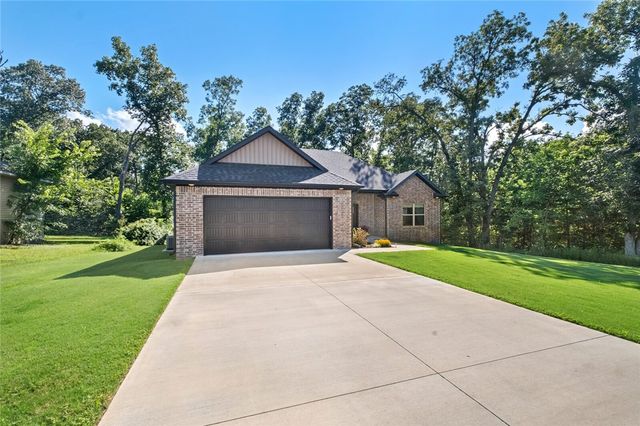 2 Elvanfoot Lane, Bella Vista, AR 72715