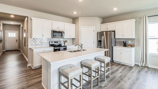 10266 NW 68th Avenue, Johnston, IA 50131