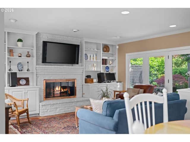 2902 Nw SHENANDOAH Ter, Portland, OR 97210