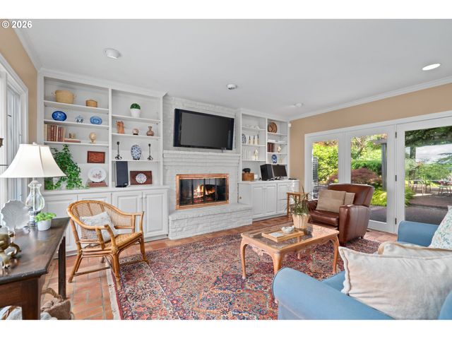 2902 Nw SHENANDOAH Ter, Portland, OR 97210