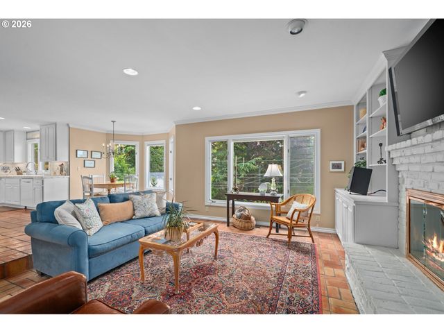 2902 Nw SHENANDOAH Ter, Portland, OR 97210