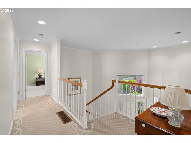 2902 Nw SHENANDOAH Ter, Portland, OR 97210