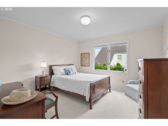 2902 Nw SHENANDOAH Ter, Portland, OR 97210