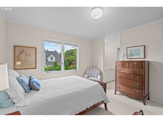 2902 Nw SHENANDOAH Ter, Portland, OR 97210