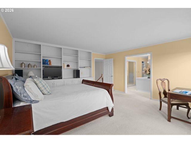 2902 Nw SHENANDOAH Ter, Portland, OR 97210