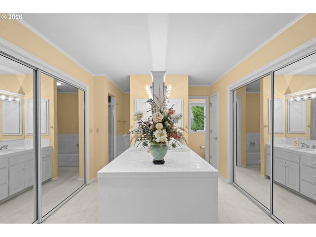2902 Nw SHENANDOAH Ter, Portland, OR 97210