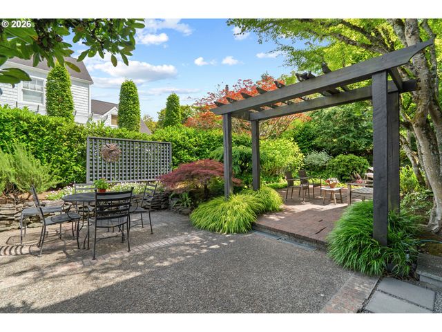 2902 Nw SHENANDOAH Ter, Portland, OR 97210