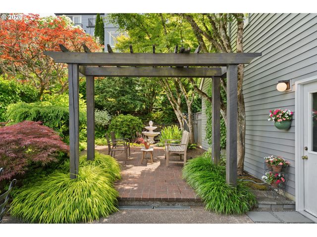 2902 Nw SHENANDOAH Ter, Portland, OR 97210