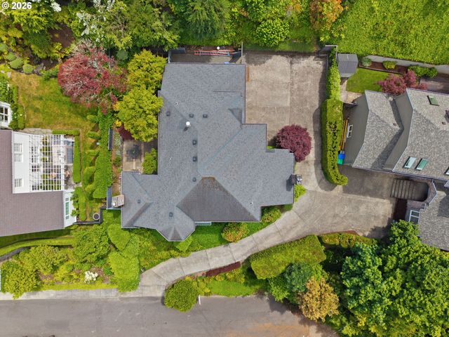 2902 Nw SHENANDOAH Ter, Portland, OR 97210