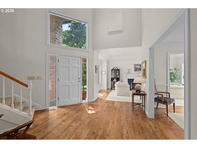 2902 Nw SHENANDOAH Ter, Portland, OR 97210