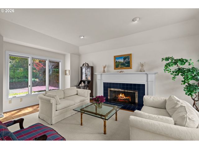 2902 Nw SHENANDOAH Ter, Portland, OR 97210
