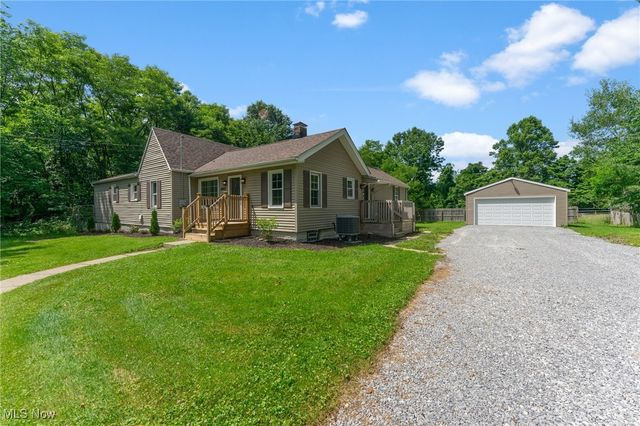 5843 Fairlawn Avenue, Hubbard, OH 44425