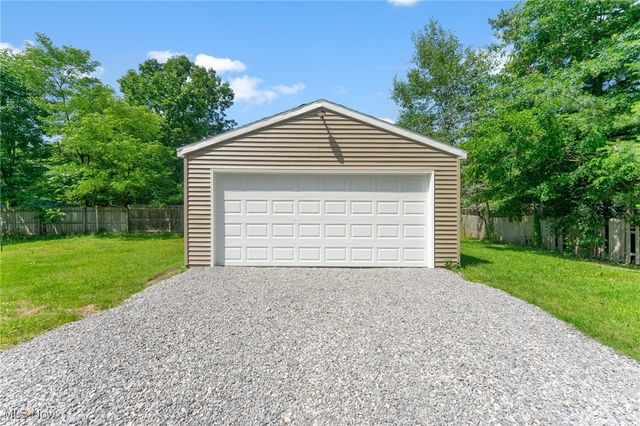 5843 Fairlawn Avenue, Hubbard, OH 44425