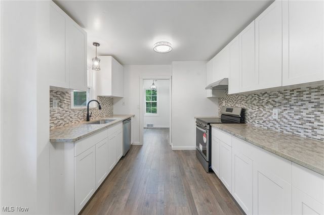 5843 Fairlawn Avenue, Hubbard, OH 44425