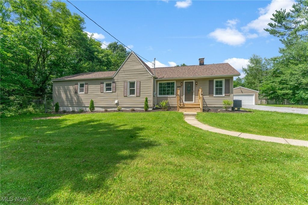 5843 Fairlawn Avenue, Hubbard, OH 44425