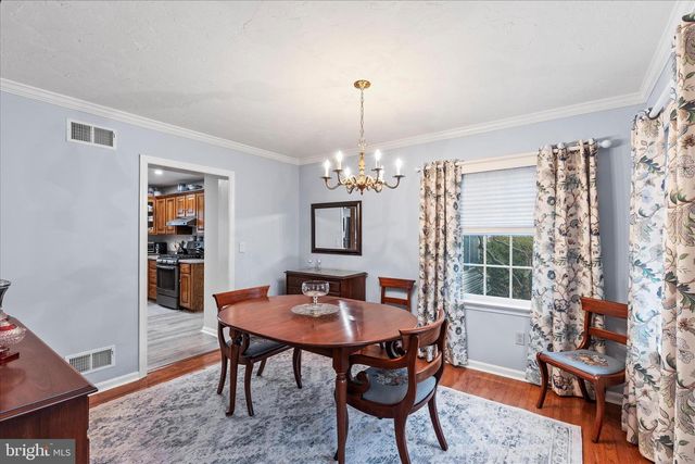 2358 FOX CHASE DR, Hanover, PA 17331