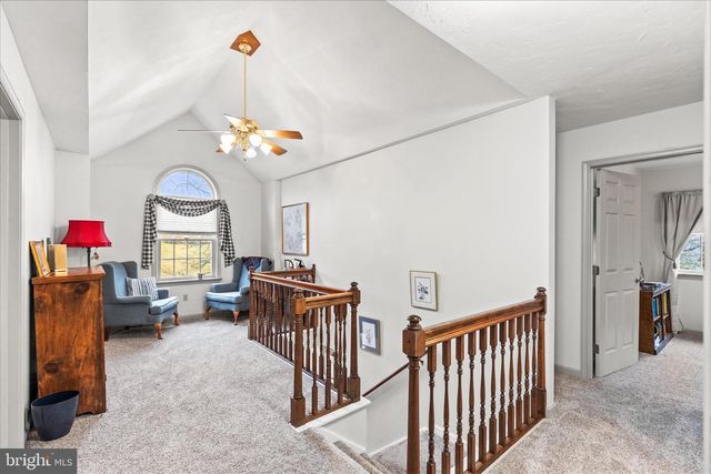 2358 FOX CHASE DR, Hanover, PA 17331