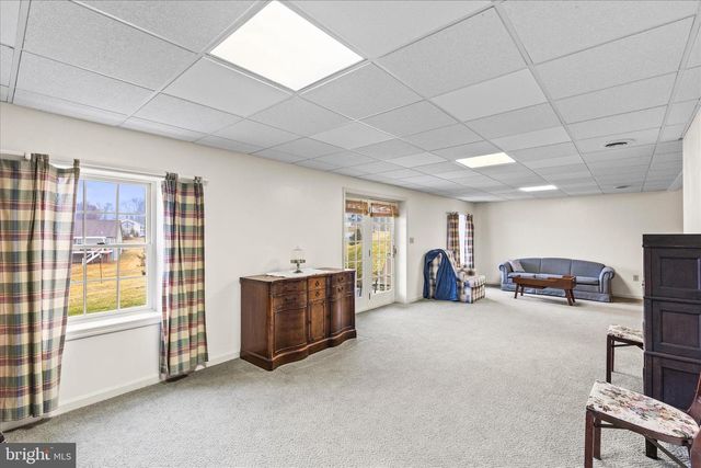 2358 FOX CHASE DR, Hanover, PA 17331