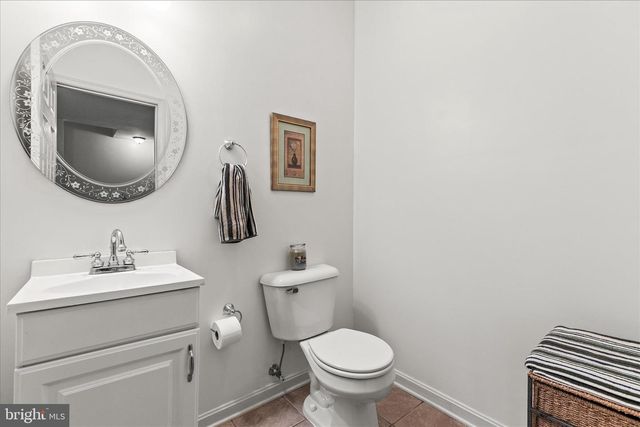 2358 FOX CHASE DR, Hanover, PA 17331