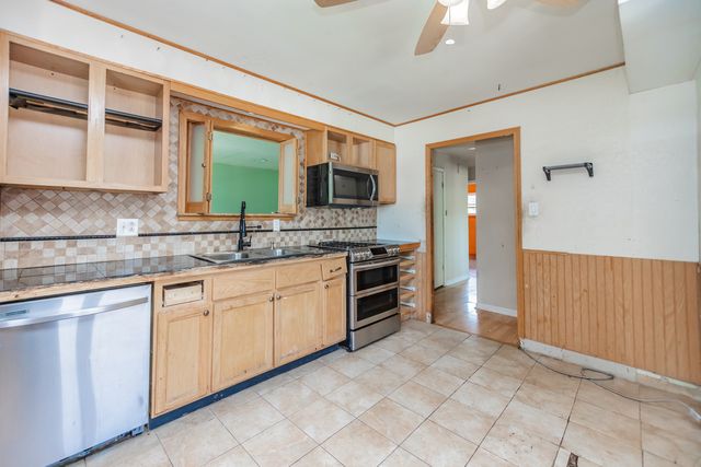 7746 S Kolmar Avenue, Chicago, IL 60652