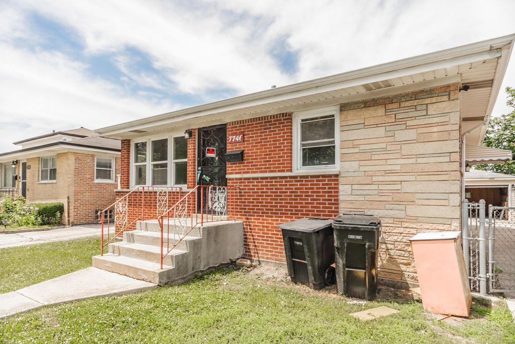 7746 S Kolmar Avenue, Chicago, IL 60652