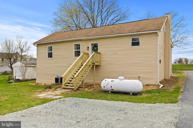 106 1ST AVE, Lincoln University, PA 19352