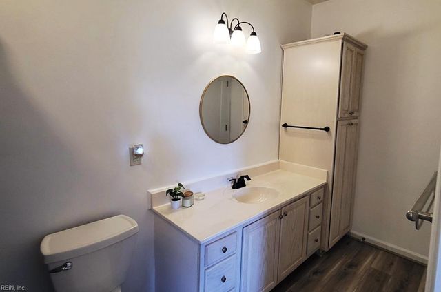 1046 Grand Oak LN, Virginia Beach, VA 23462