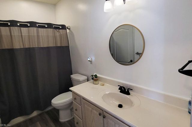 1046 Grand Oak LN, Virginia Beach, VA 23462