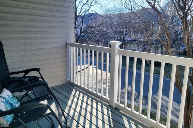 1046 Grand Oak LN, Virginia Beach, VA 23462