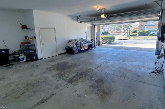 1046 Grand Oak LN, Virginia Beach, VA 23462