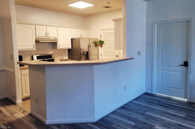 1046 Grand Oak LN, Virginia Beach, VA 23462