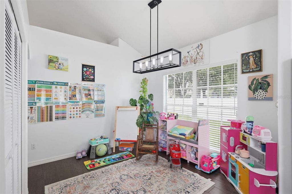 Image 12 of property listing at 7800 SAINT GILES PLACE, Orlando, FL 32835