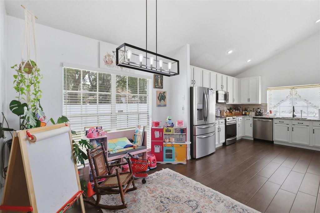 Image 13 of property listing at 7800 SAINT GILES PLACE, Orlando, FL 32835