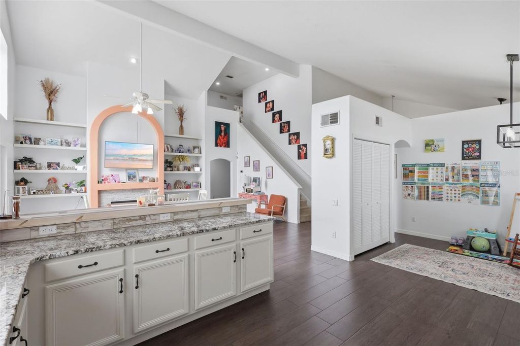 Image 14 of property listing at 7800 SAINT GILES PLACE, Orlando, FL 32835