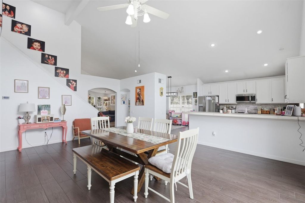 Image 17 of property listing at 7800 SAINT GILES PLACE, Orlando, FL 32835