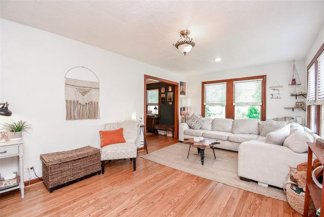 302 Damon Street, Richmond, TX 77406