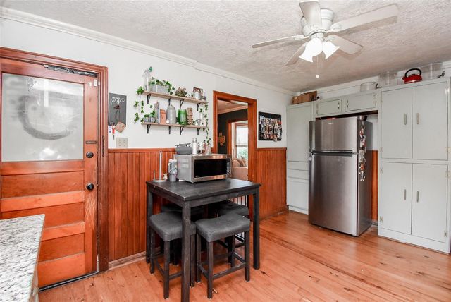 302 Damon Street, Richmond, TX 77406